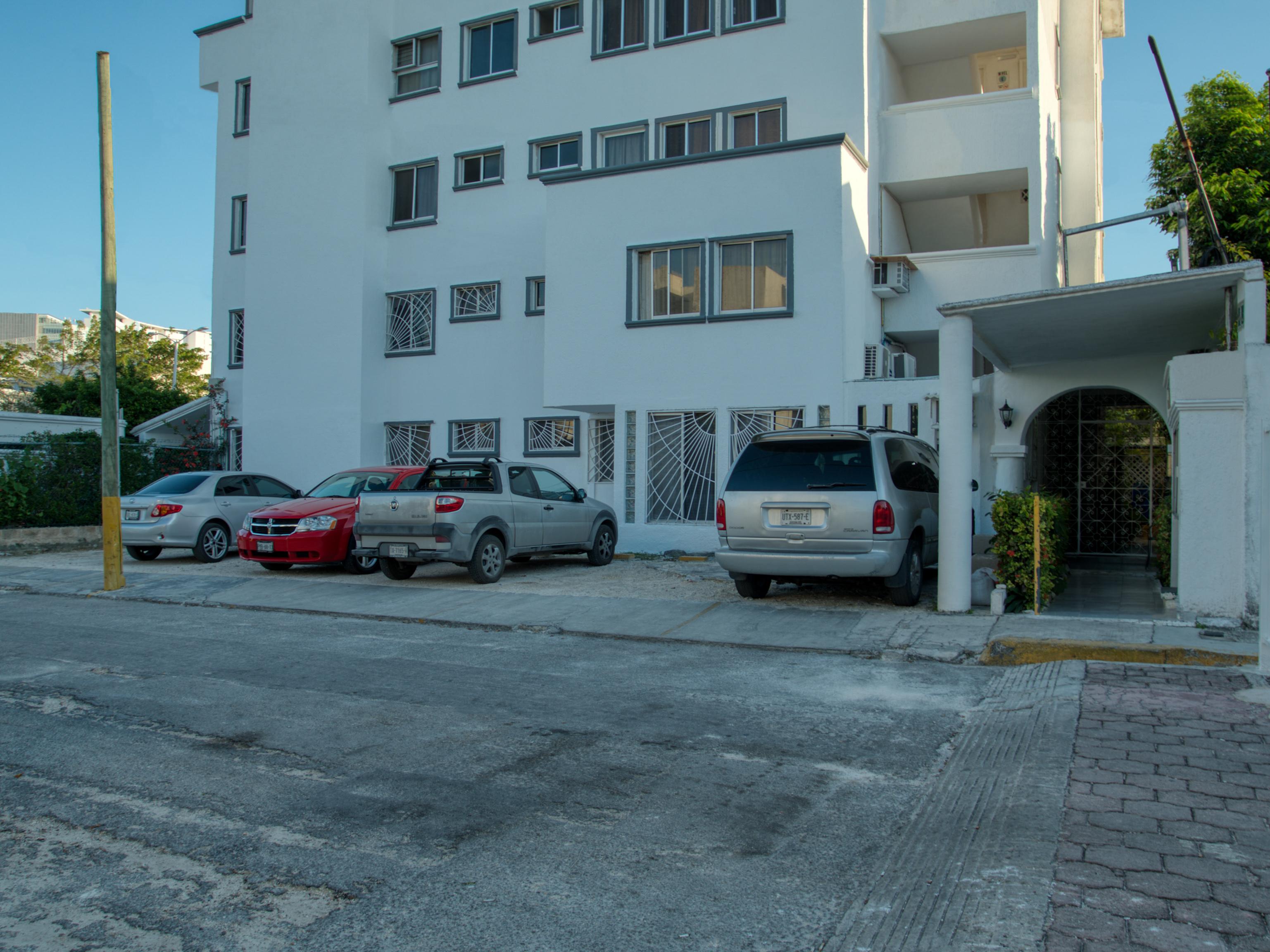 Capital O Farallon Inn, Cancun Exterior photo