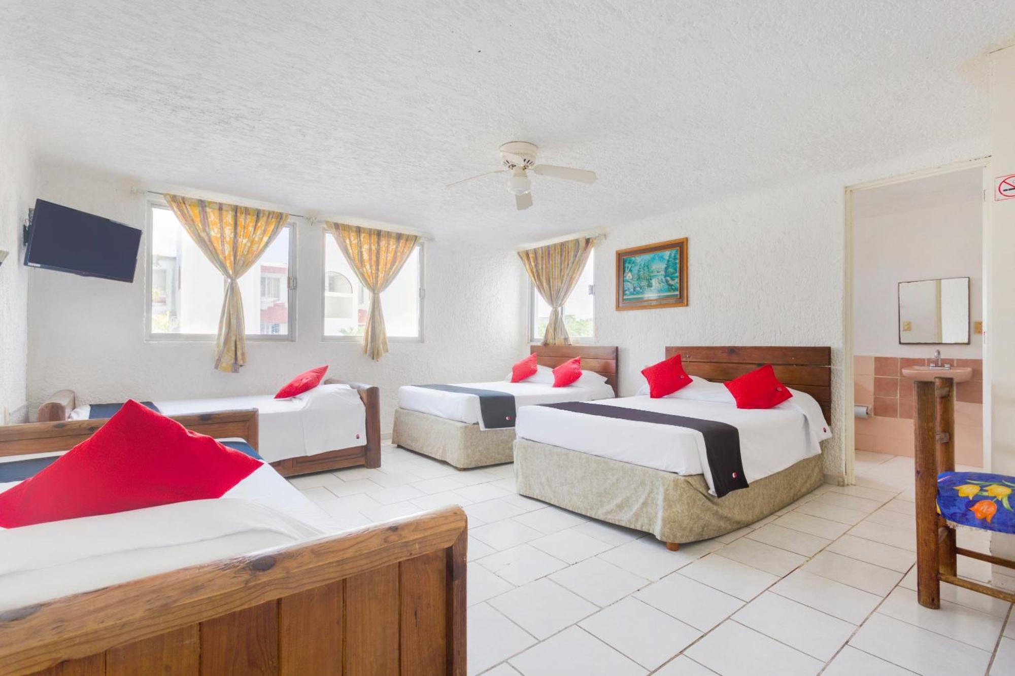 Capital O Farallon Inn, Cancun Exterior photo
