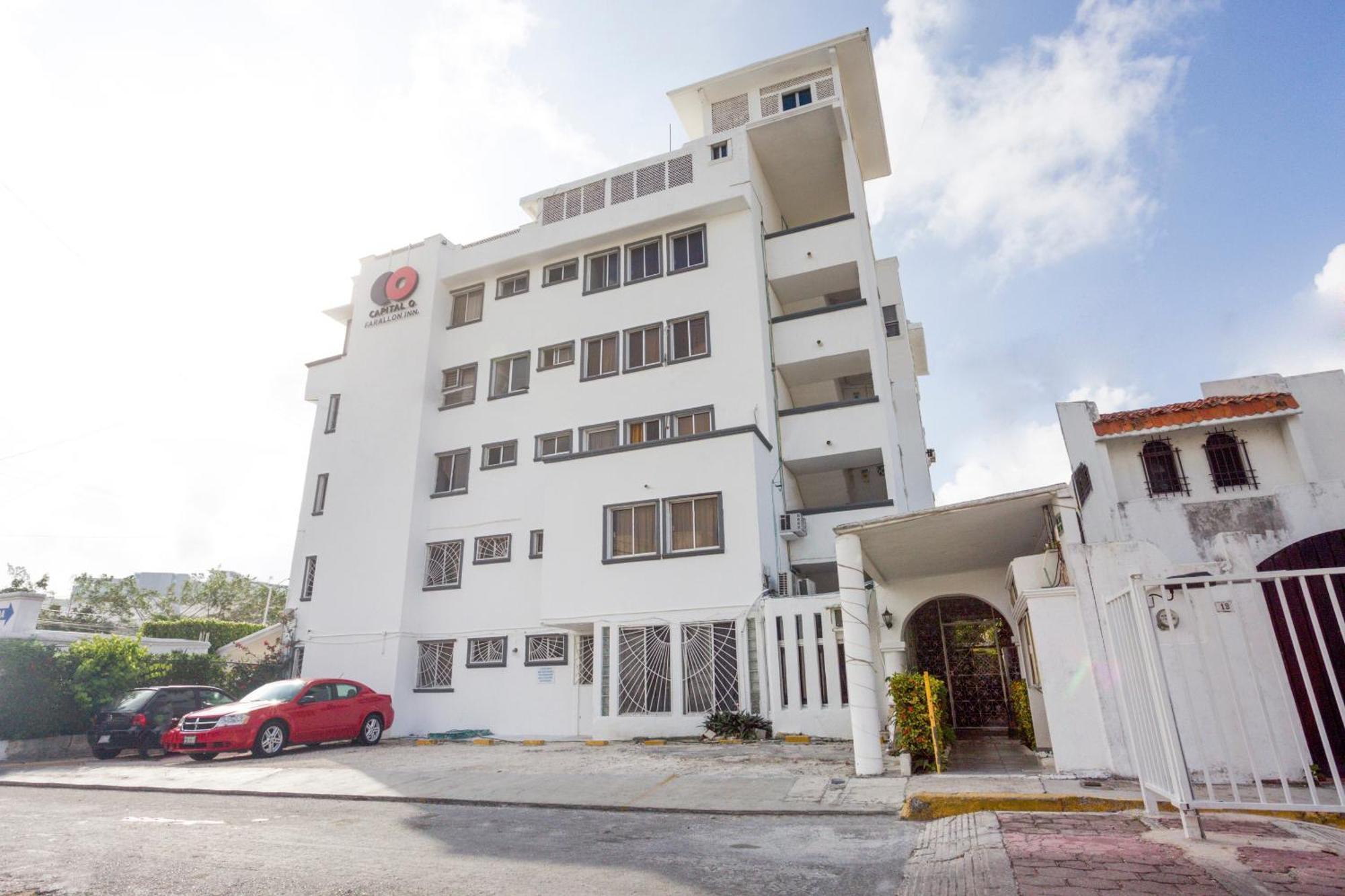 Capital O Farallon Inn, Cancun Exterior photo