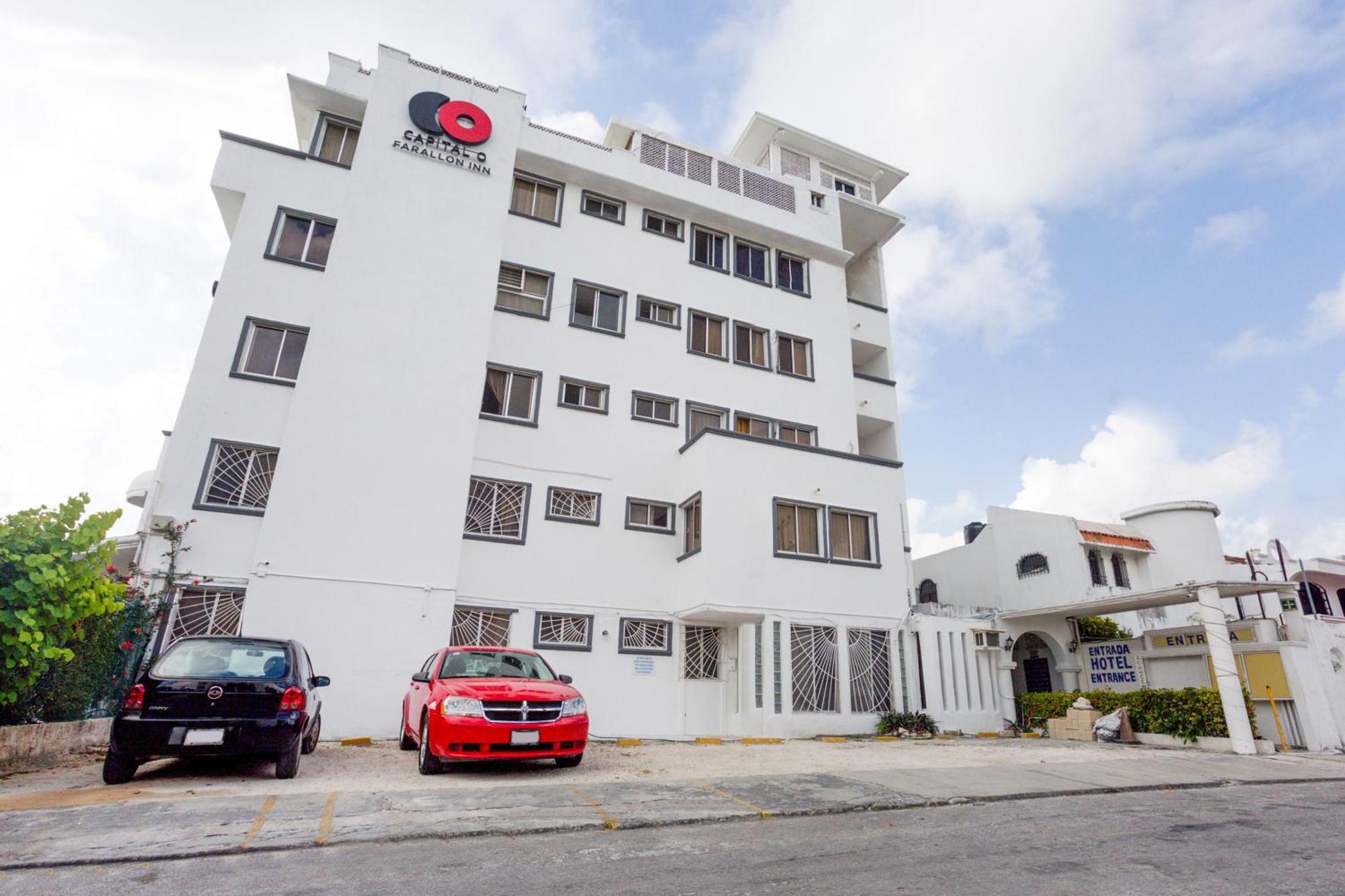 Capital O Farallon Inn, Cancun Exterior photo
