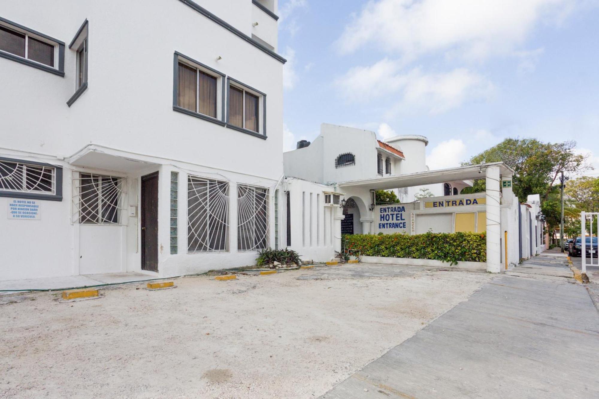 Capital O Farallon Inn, Cancun Exterior photo