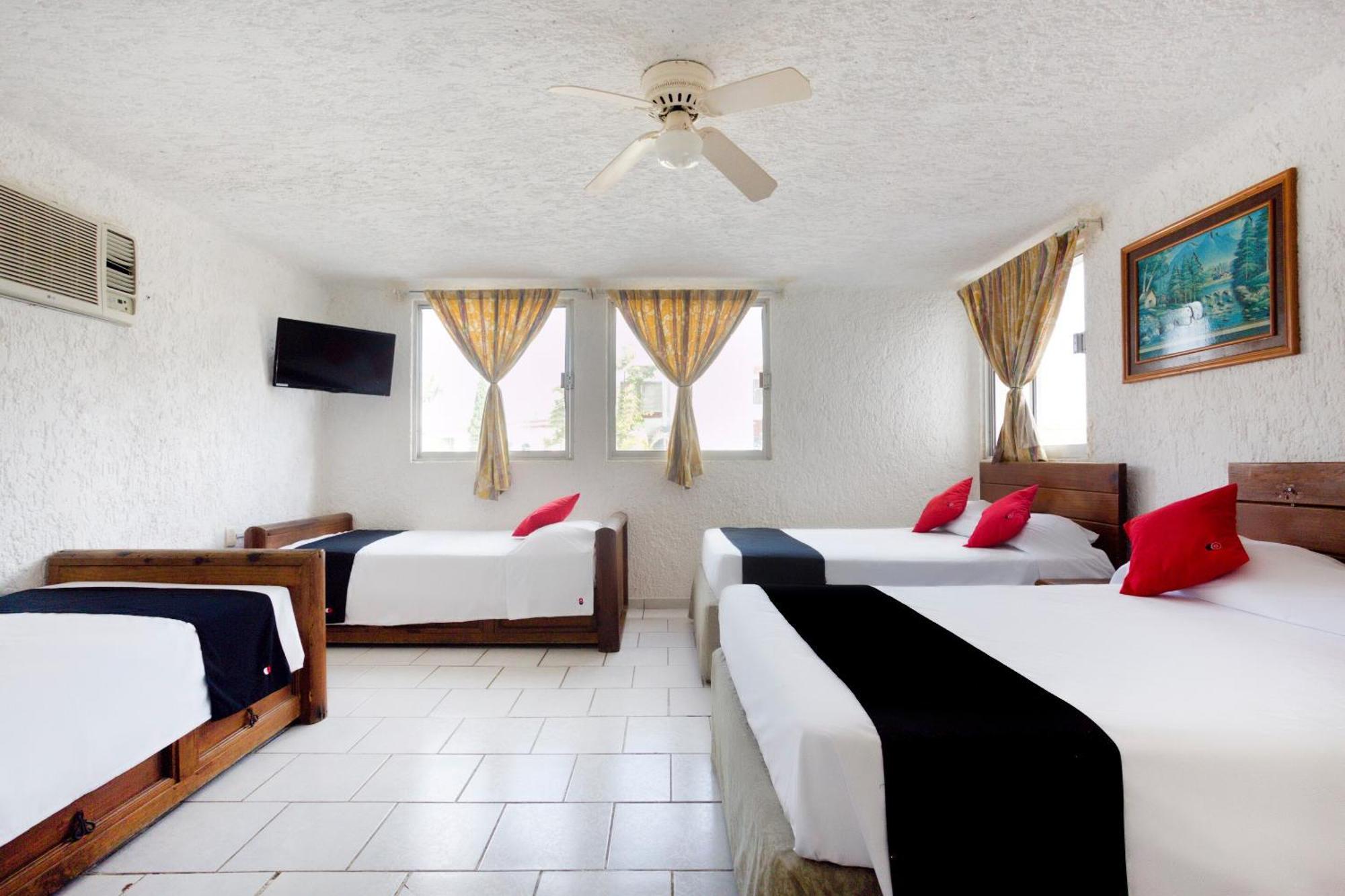 Capital O Farallon Inn, Cancun Exterior photo